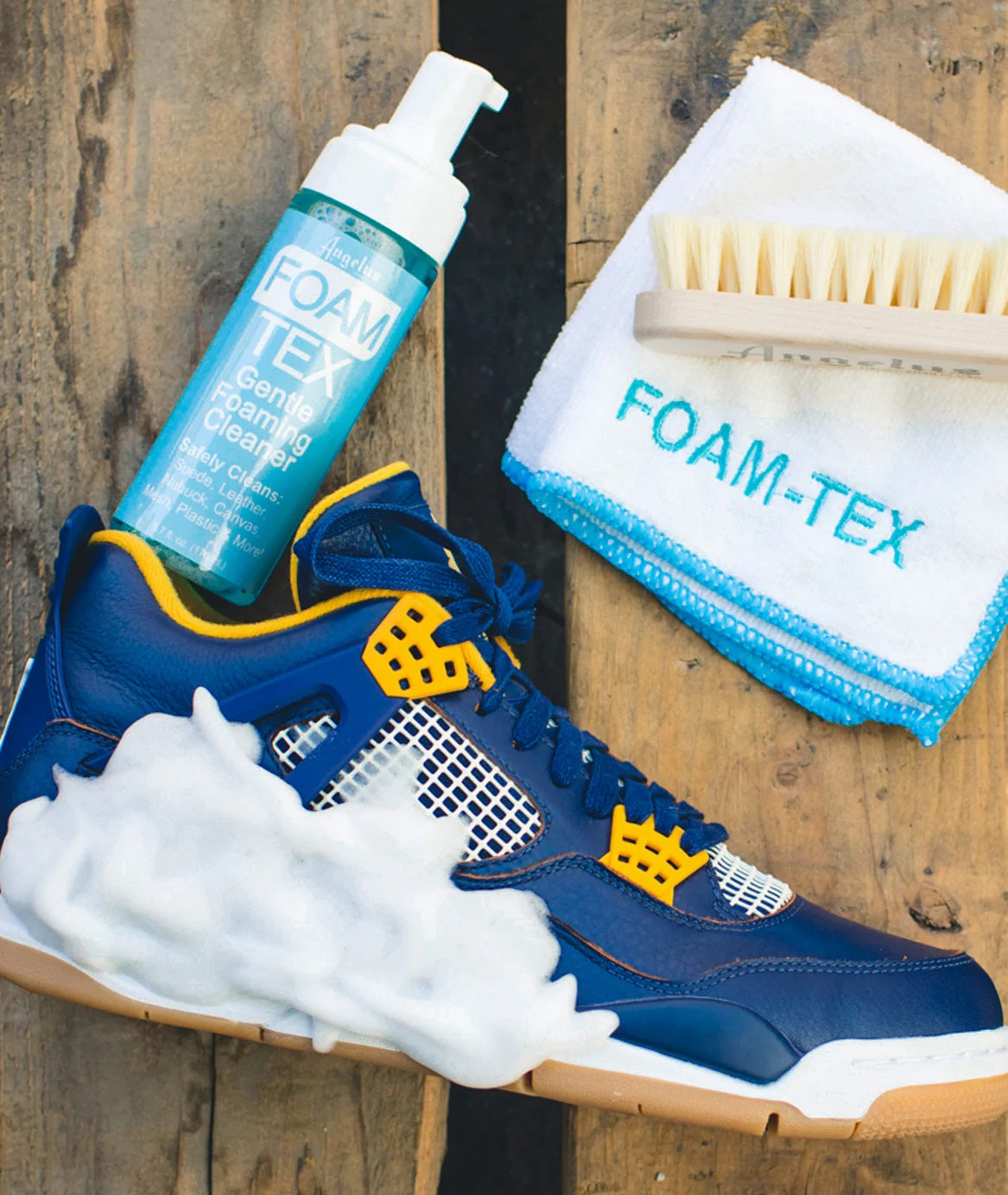 Shoozas Foam Shoe Cleaner - No Water Needed, Quick Dry, Non-Toxic, Best for Leather, Plastic, Rubber, Soles